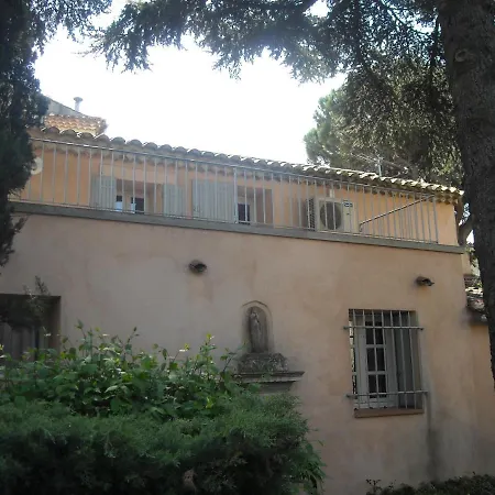 Maison De Ville Aux Couleurs Provencales. Carpentras